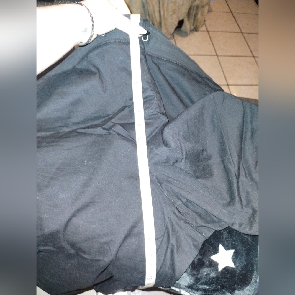 Black Women's Casual Capris,  Cargo Pants 4x ( 28w-30w) - Picture 11 of 16